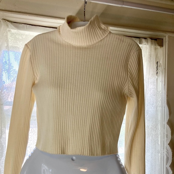 Zara Cream Ribbed Turtleneck Top L New with Tags! - Picture 2 of 4